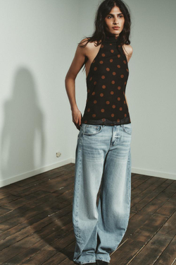 ZARA ТОП ИЗ ЖОРЖЕТА С ГОРЛОВИНОЙ ХАЛТЕР В ГОРОШЕК, ОТТЕНКИ КОРИЧНЕВОГО