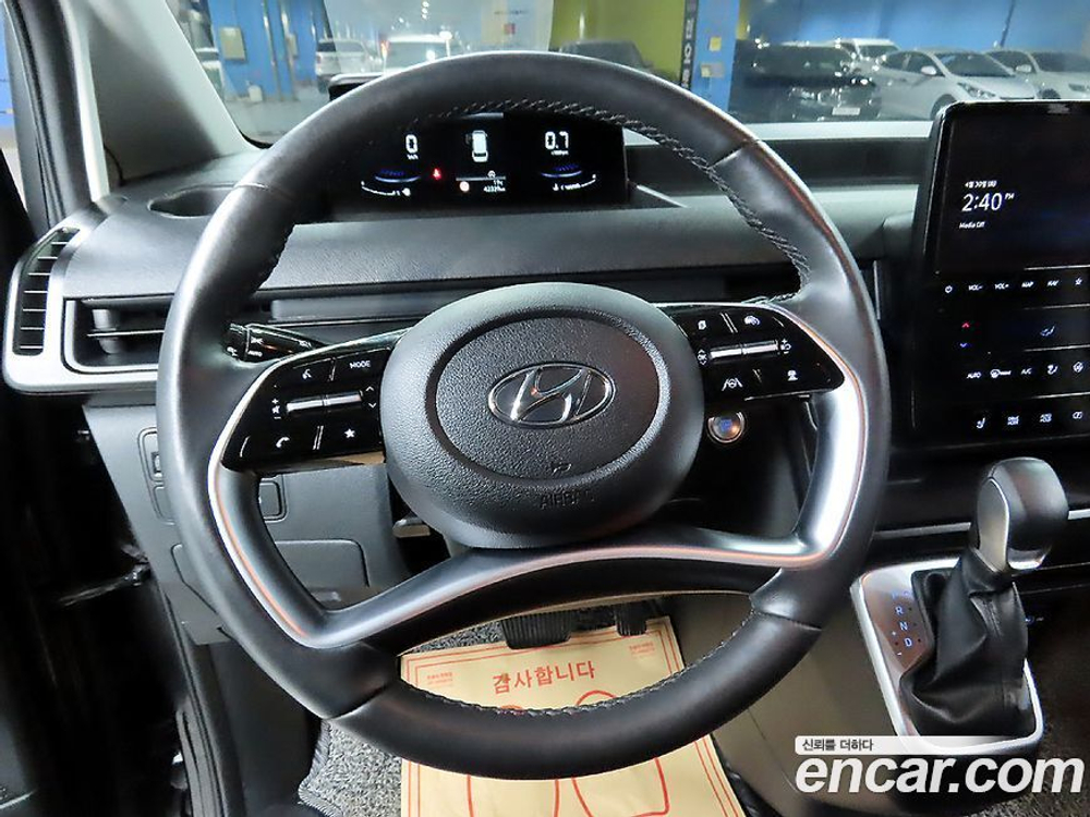 Hyundai Staria Cargo 3-х местный (12.2022)