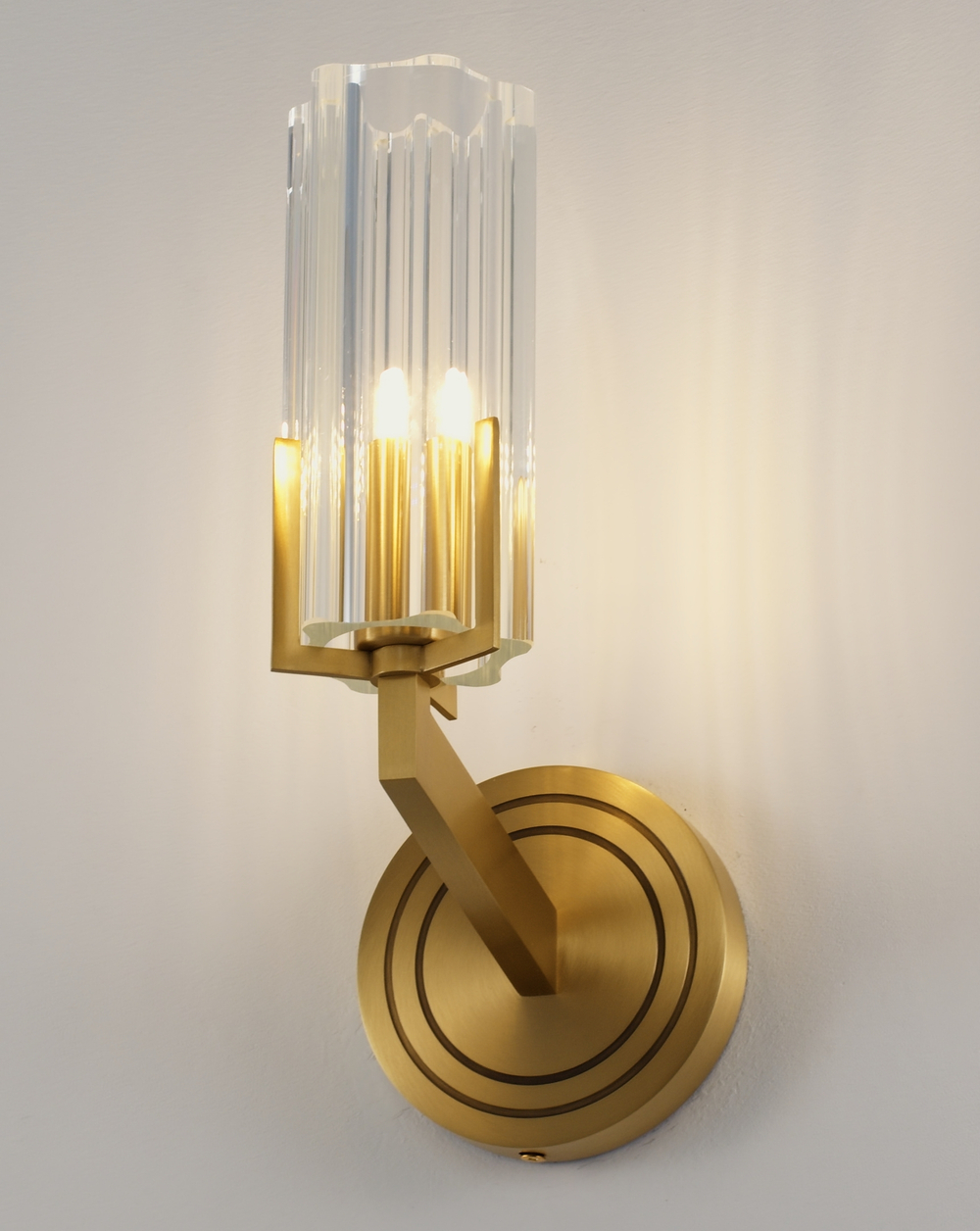 Светильник настенный Moderli V11015-1W Brass