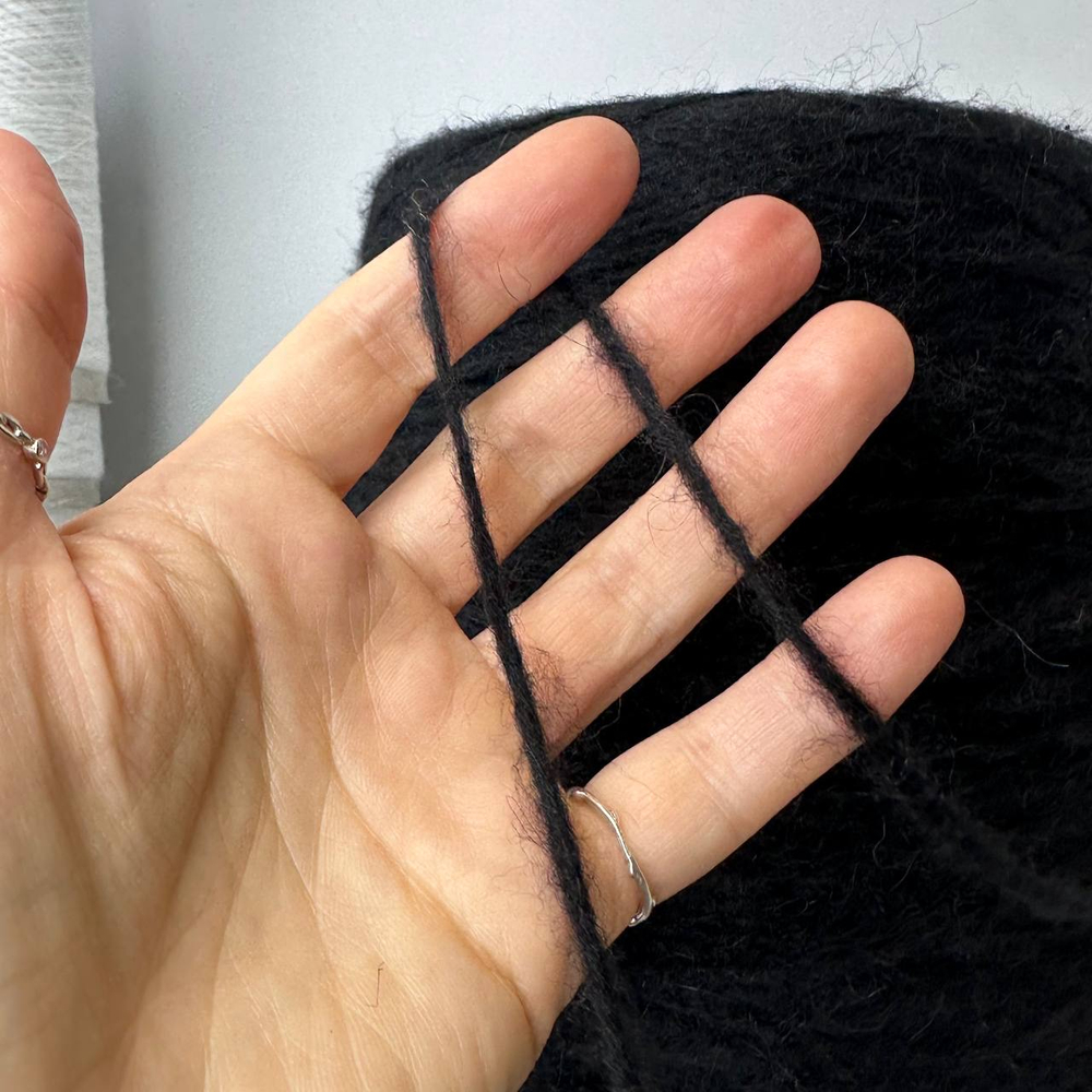 FIRST - Pecci Filati; 68% альпака, 10% меринос, 22% п/а; 220м/100гр; col. 99999, цвет: чёрный