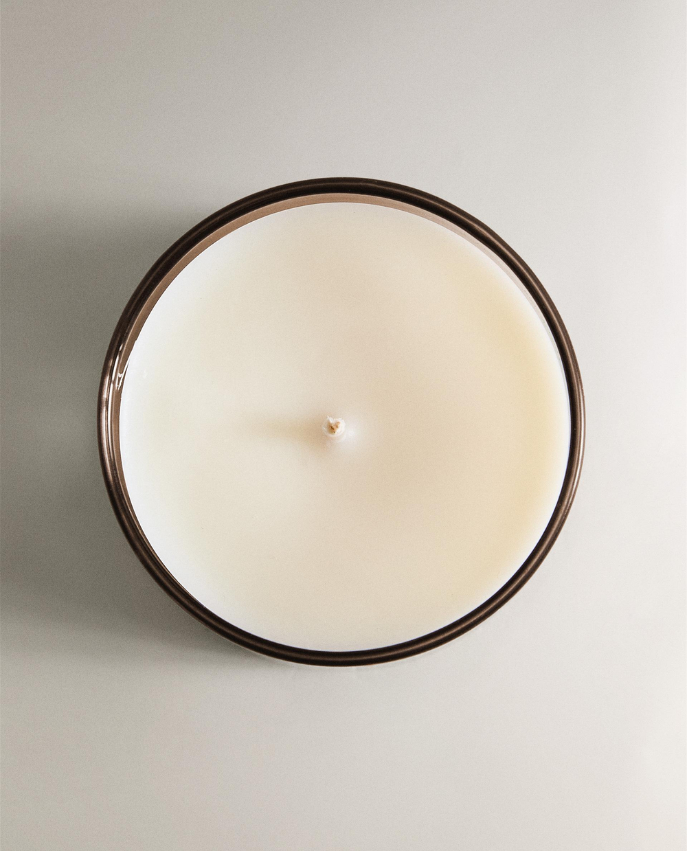 Zara Home Свеча ароматическая Jasmine & Musk 180 г, растительный воск, аромат цветочный древесный, Розовый
