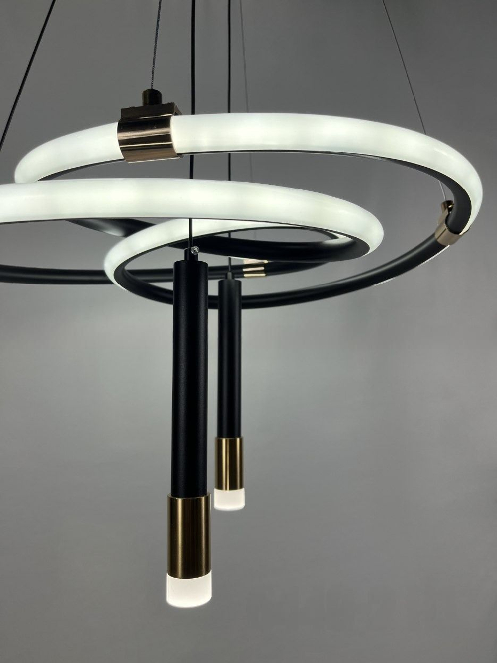 Светильник подвесной светодиодный Lanbos, LED 104 Вт, до 35 кв м, черный с золотом