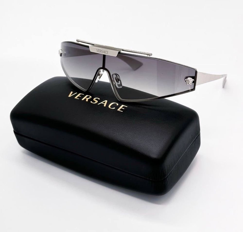 Солнцезащитные очки Versace Солнцезащитные очки Versace