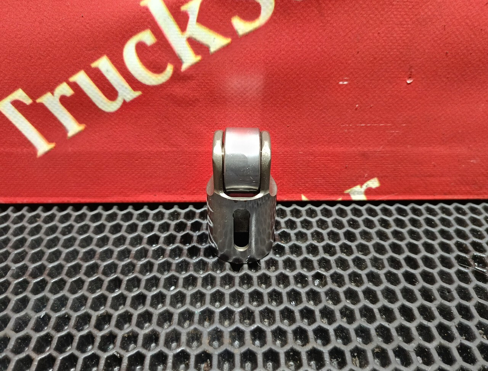 Толкатель выпускного клапана