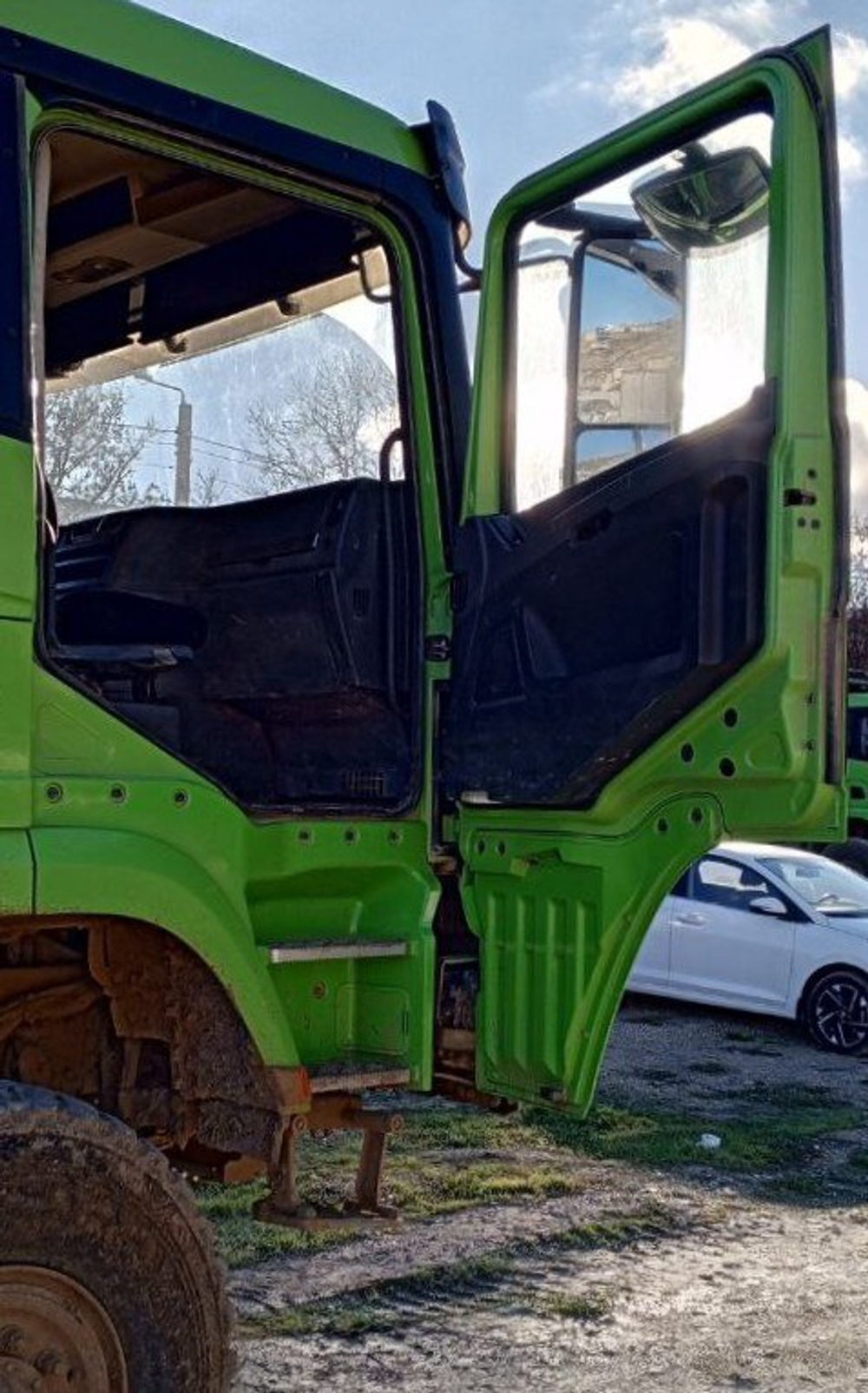 Shacman (Shaanxi) SX* 6x6 Самосвал SX32586V385 (Дизельный, 11,6 л, 423 л.с., МТ)