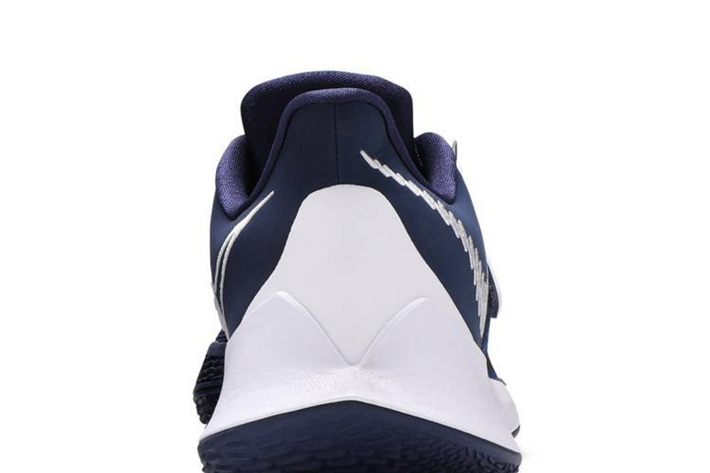 Кроссовки Nike Kyrie Low 3