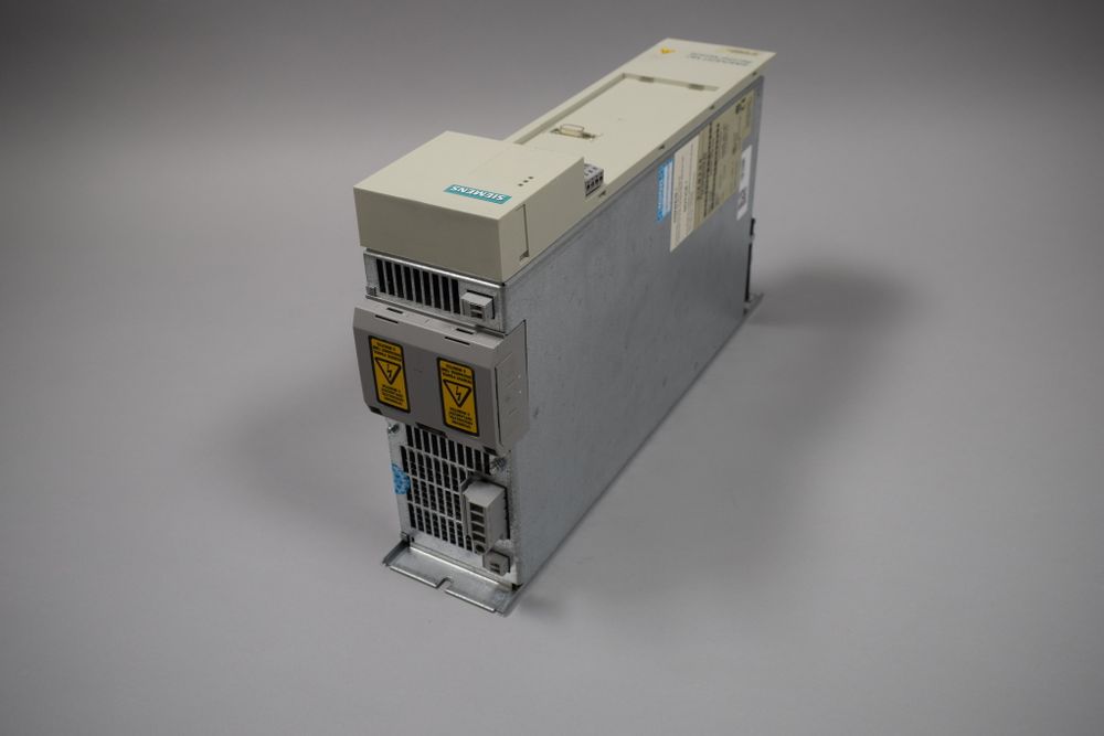 SIEMENS 6SE7024-1EP85-0AA0