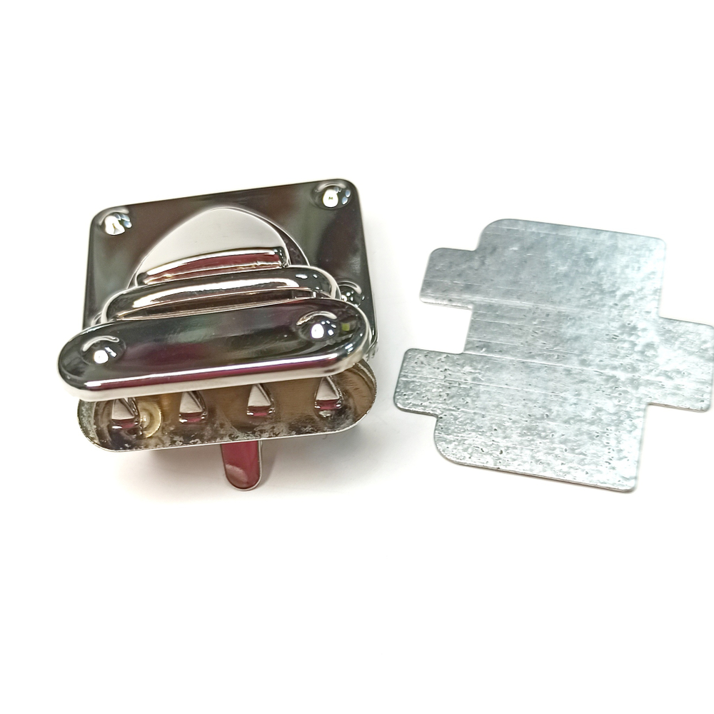 Замок-защелка на зажимах 32*35 Серебро