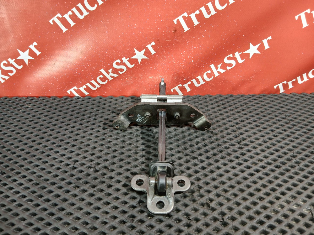 Ограничитель двери