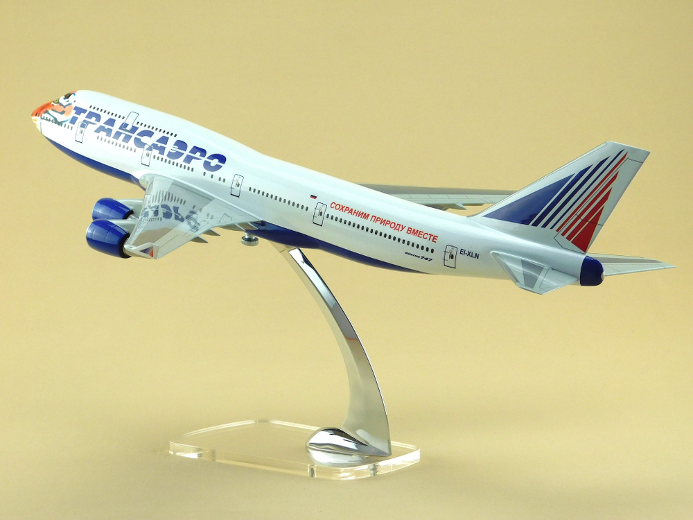 Модель самолета Boeing 747-400 (М1:144, Transaero с тигром, EI-XLN)