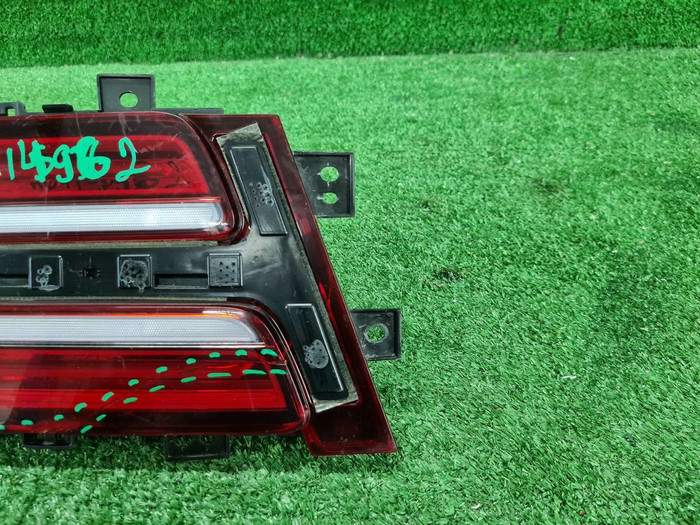 Фонарь левый внутренний Genesis GV80 (2020-2023)