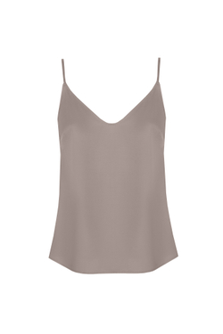 Домашний топ, женский топ, шелковый топ, топ на бретельках, легкий топ, струящийся топ, модный топ, стильный топ, топ для дома, комфортный топ, мягкий топ, топ для отдыха, топ на лето, топ для сна, топ из шелка, топ на тонких бретелях, изящный топ, вечерний топ, топ для комфорта, женская домашняя одежда, соблазнительная домашняя одежда, домашняя одежда из шелка, топ для расслабления, бежевый топ, бежевый топ на бретелях, бежевая майка, бежевый шелковый топ.