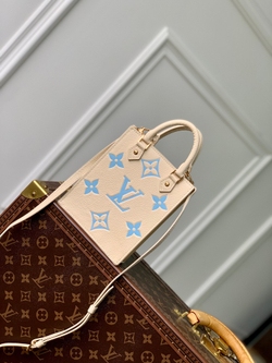 Louis Vuitton Petit Sac Plat