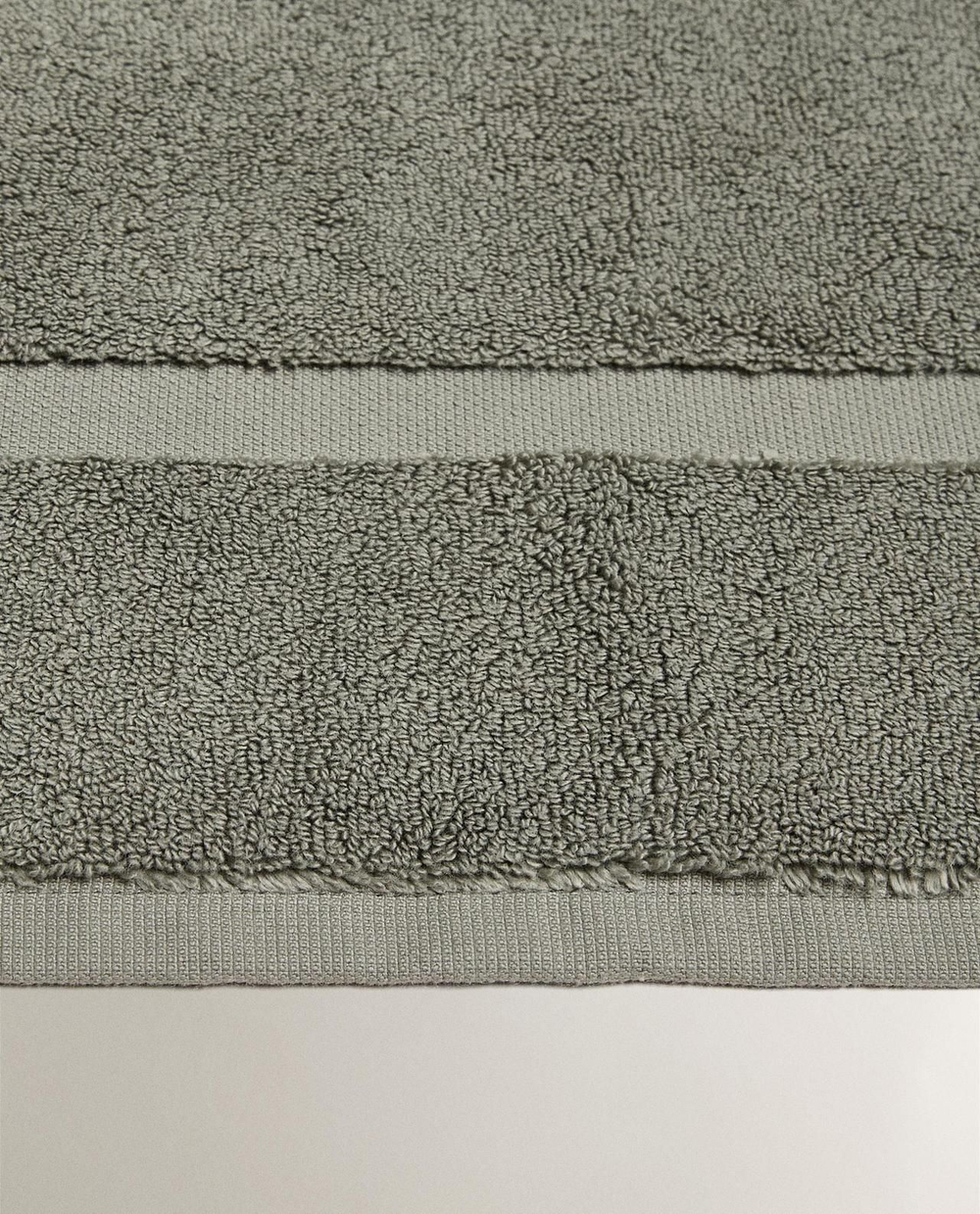 Zara Home - Нескользящий коврик для ванной из мягкой махровой ткани, зеленый, 60x90 см