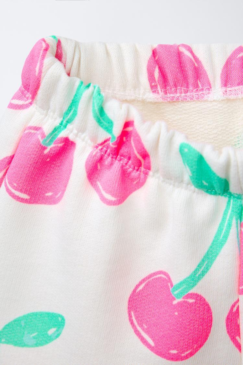 ZARA ШОРТЫ-БЕРМУДЫ MINNIE MOUSE © DISNEY С ПРИНТОМ «ВИШНЯ», ЭКРЮ