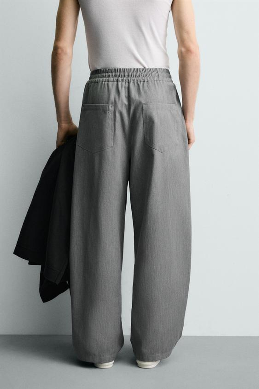 ZARA БРЮКИ BALLOON FIT С ЗАЩИПАМИ, МЯГКИЙ СЕРЫЙ