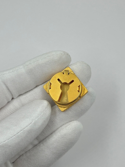 Накладка на пуговицу с чёрной вставкой