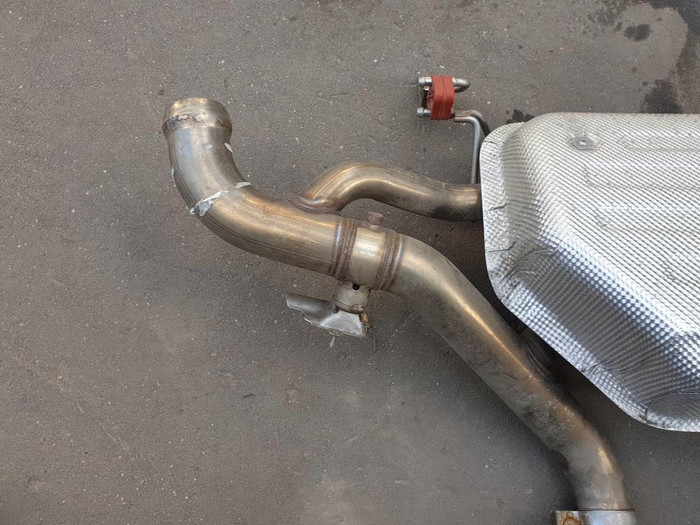 Глушитель Aston Martin DBX (2019-н.в.)