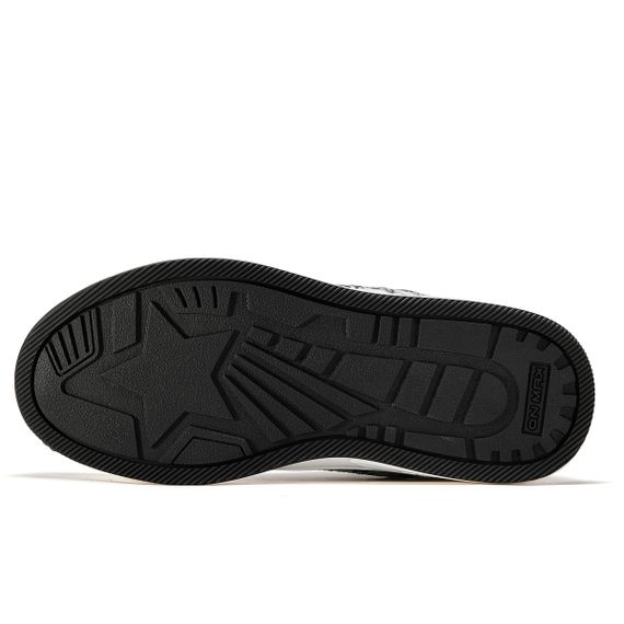 On Max Sailboat 'White'