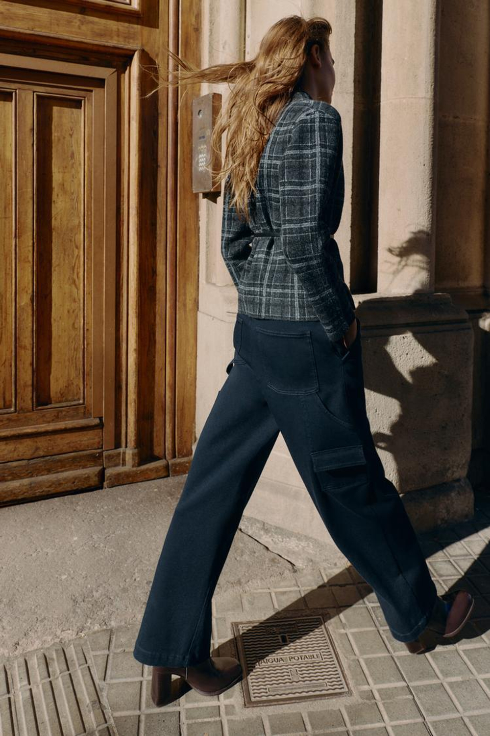 ZARA ТРИКОТАЖНЫЙ КАРДИГАН В КЛЕТКУ С ПОЯСОМ, СЕРЫЙ