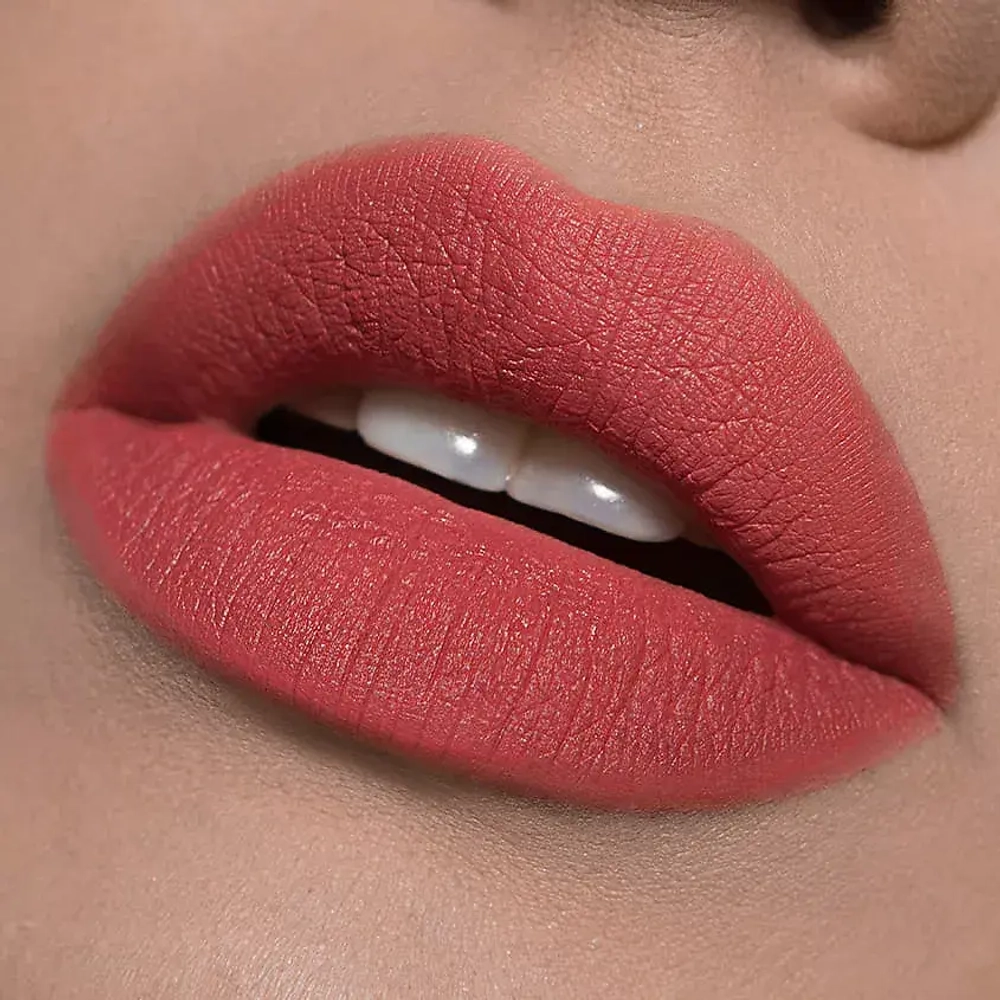 Губная помада LuxVisage Pin-up ultra matt 4.5 гр