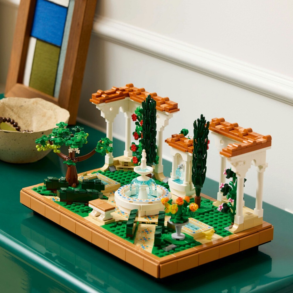 LEGO Icons/ Фонтан в саду/ 10359
