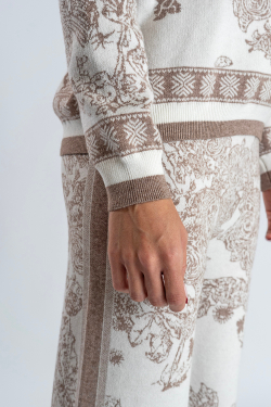 Костюм с узором