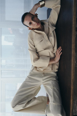 ZARA СТРУЯЩАЯСЯ РУБАШКА С КАРМАНАМИ — ZW COLLECTION, ЦВЕТ СЛОНОВОЙ КОСТИ