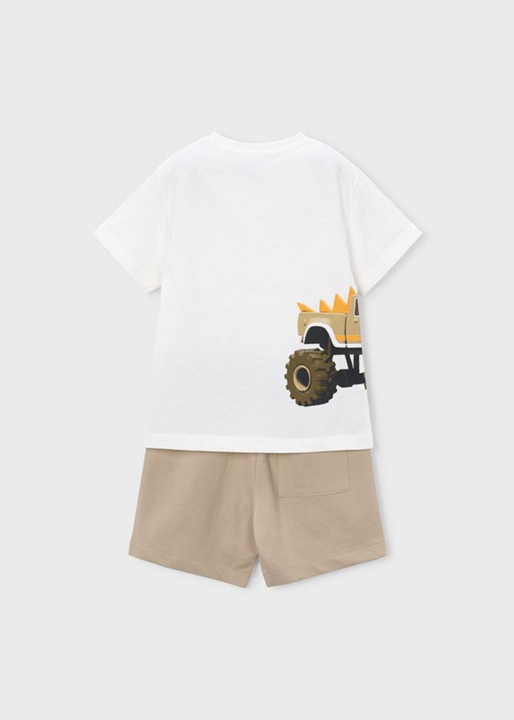 футболка с шортами