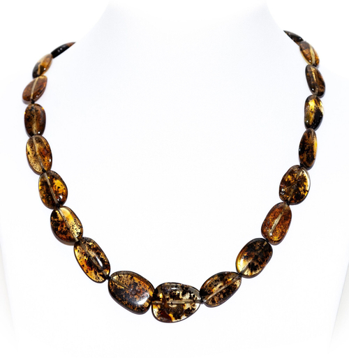 Бусы из натурального янтаря с включениями, длина 50 см, бусины до 20 на 15 мм.