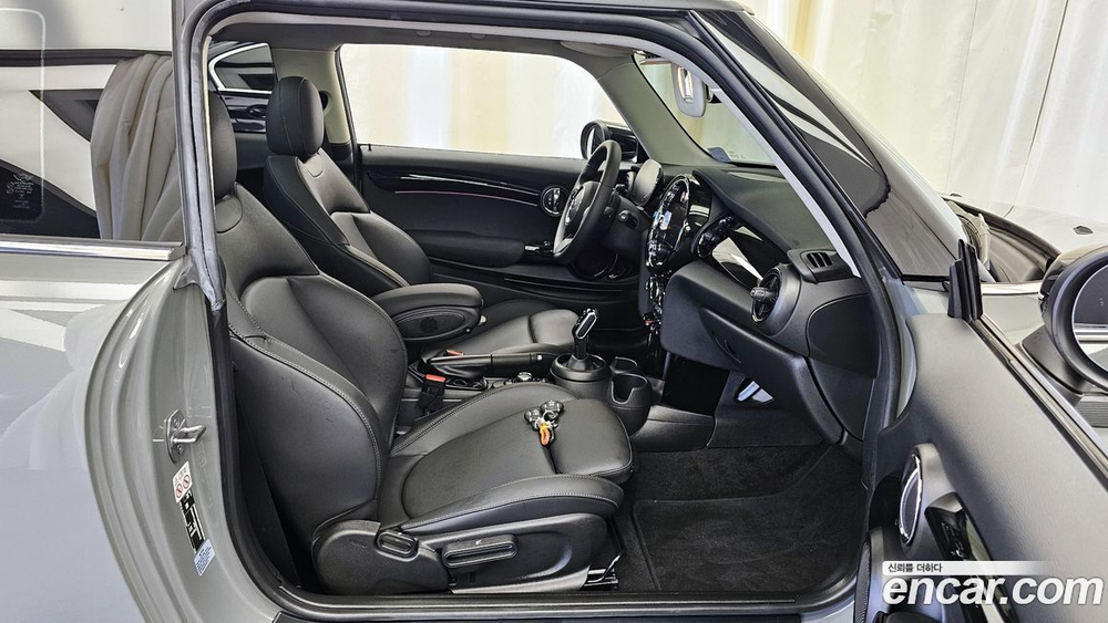 Mini Cooper Classic Plus (01.2022)