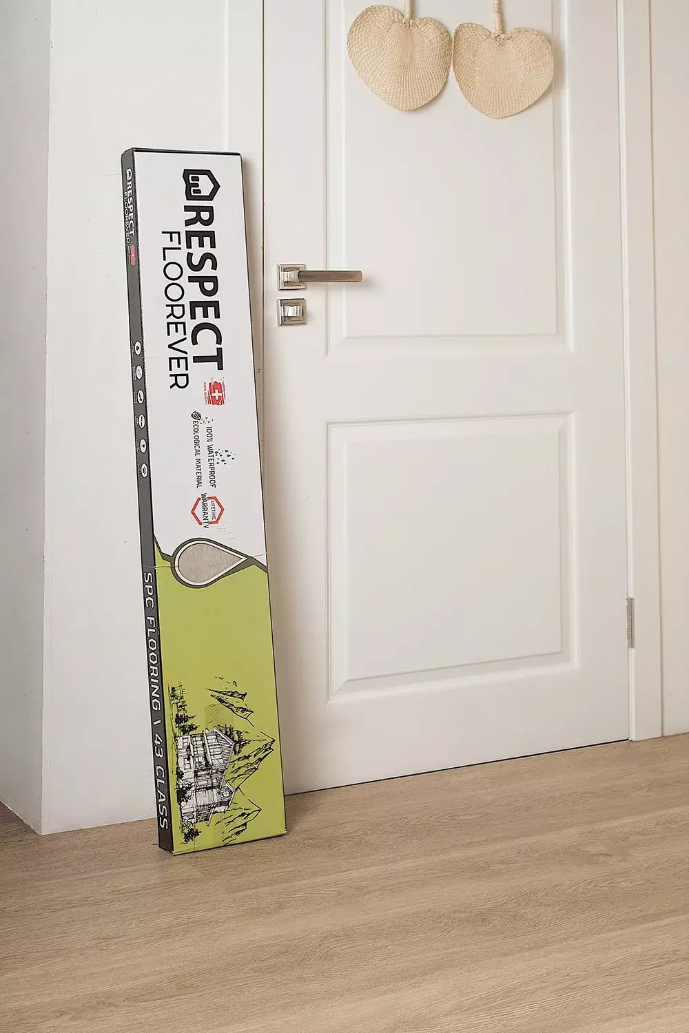 Напольные покрытия Екатеринбург. MAXIPOL: Композитный ламинат RESPEECT FLOOR 4202 Дуб Золотистый