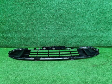Решетка переднего бампера Geely Preface (24-нв)