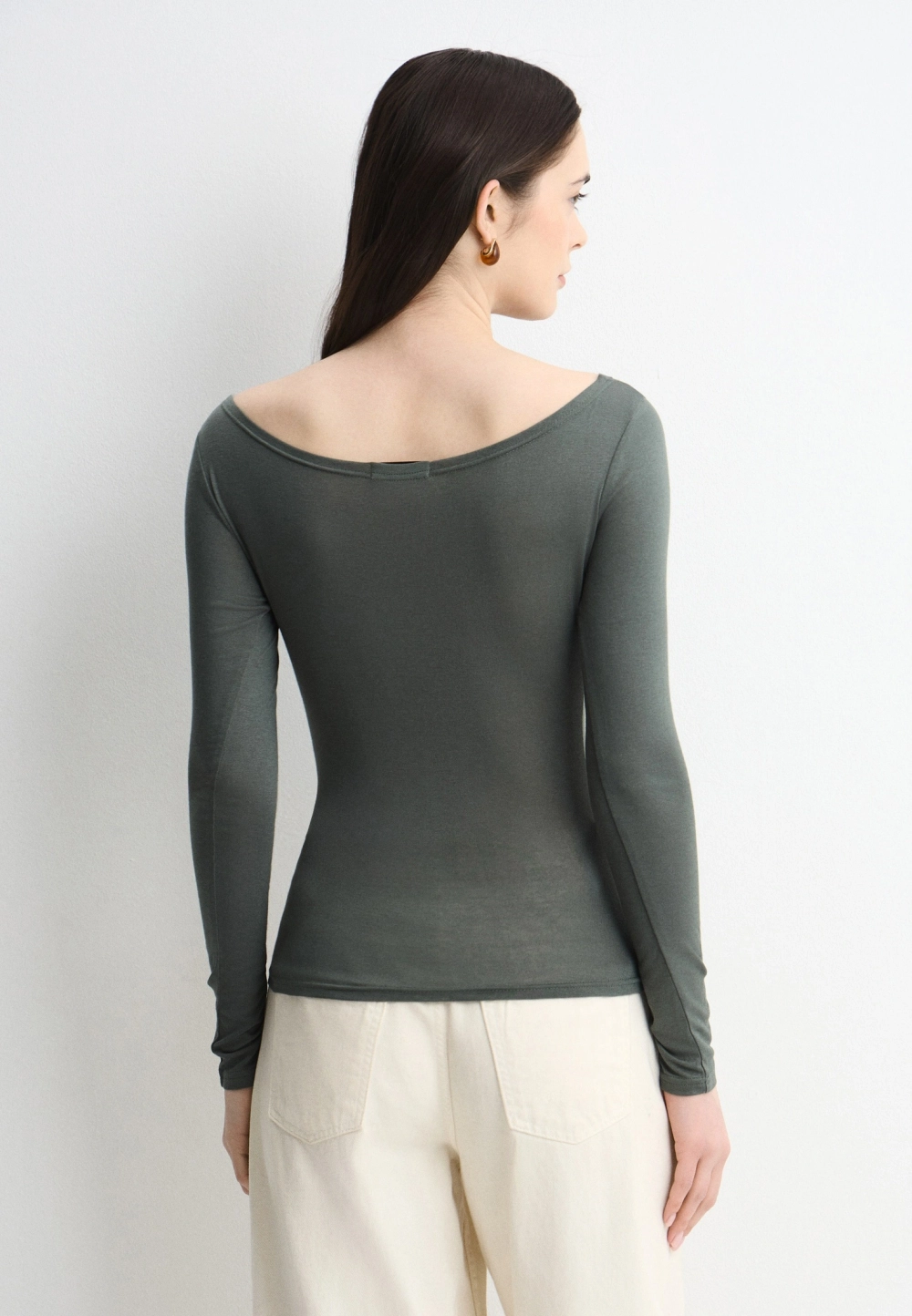 Лонгслив из вискозы, цвет хаки