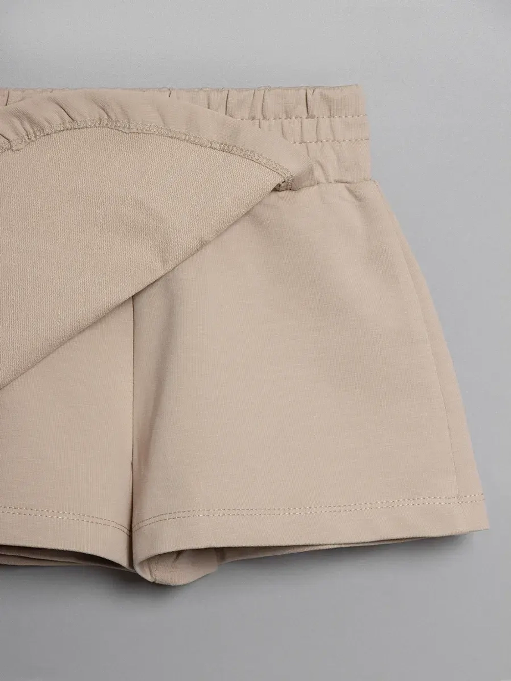 Костюм для девочки с юбкой-шорты