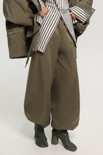 Брюки из плащёвки на кулиске