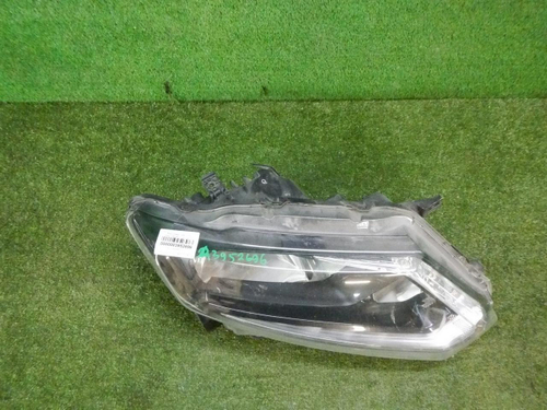 Фара правая Nissan X-Trail T32 (2013-2019) галоген