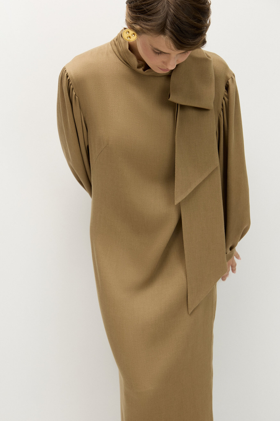 Платье с бантом