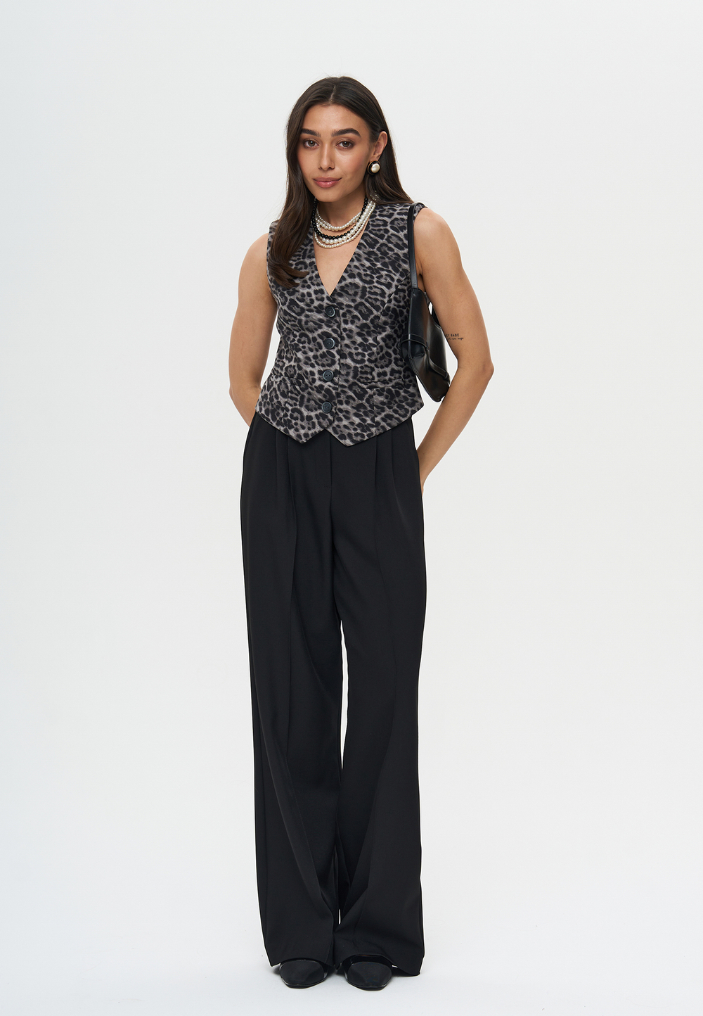 Жилет приталенный