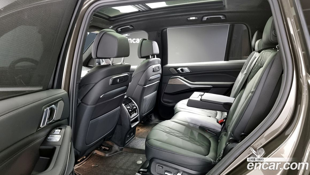 BMW X7 (G07) xDrive 40i Design Pure Excellence 7-и местный (12.2022)