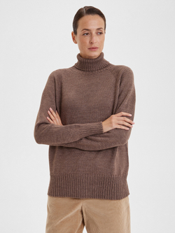 Свитер с высокой горловиной в рубчик