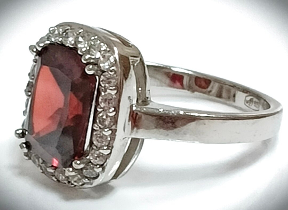 Ювелирное кольцо Эстерелла