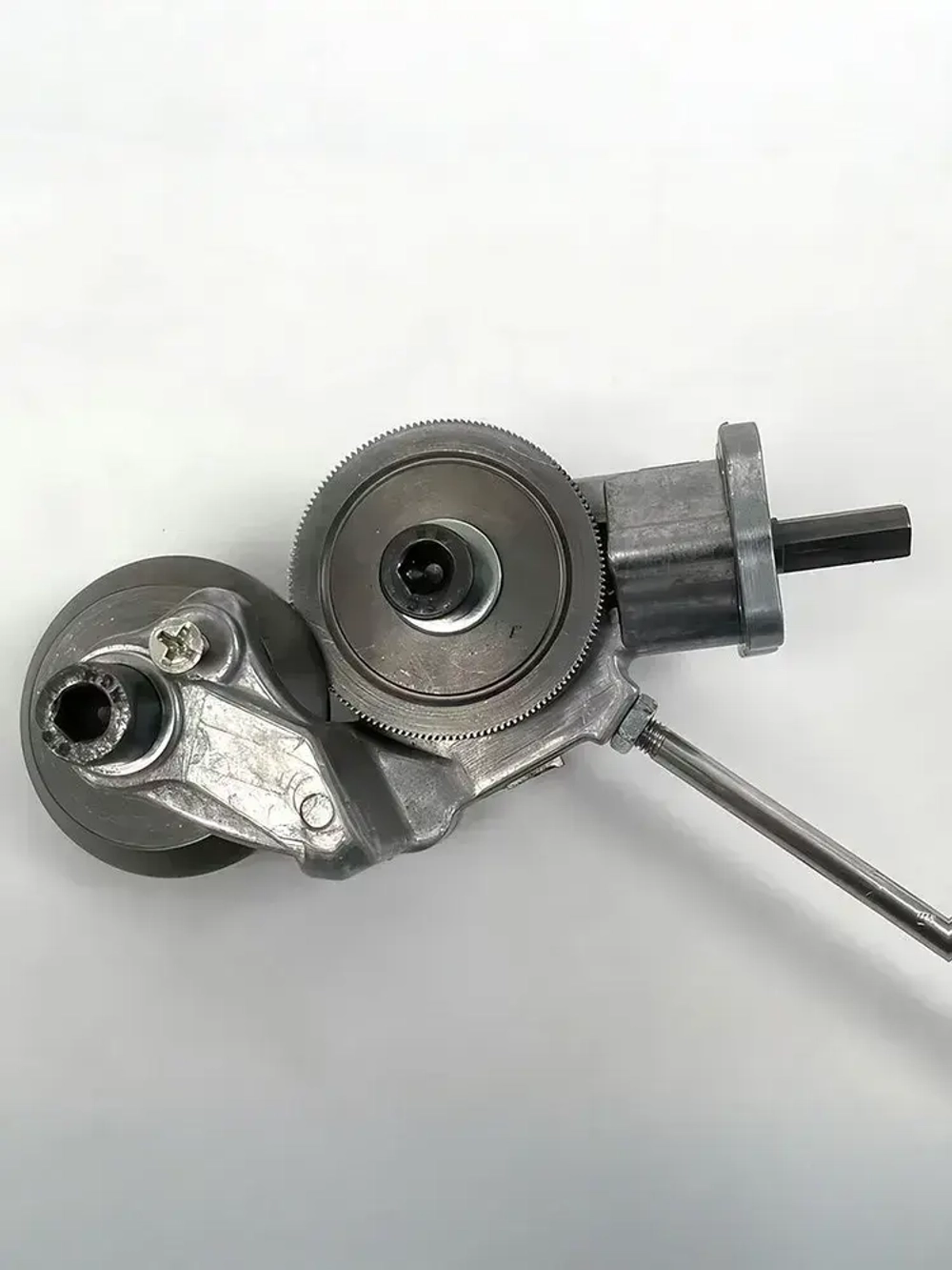 Насадка на шуруповерт для резки листового металла, фанеры, пластика / Насадка ножницы на шуруповерт