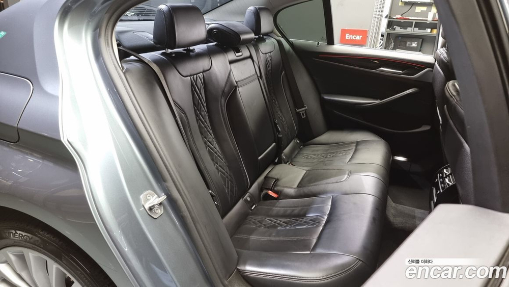 BMW 5 Series (G30) 530i xDrive Luxury Plus (09.2019)