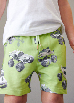 футболка с шортами