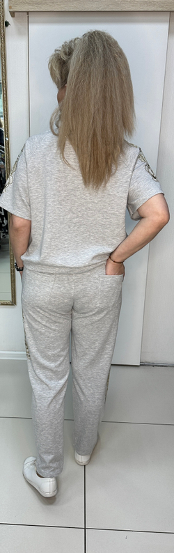 Трикотажный итальянский костюм в серо-меланжевом цвете