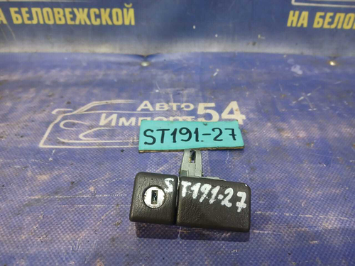 Бардачок пассажирский TOYOTA CORONA 1995