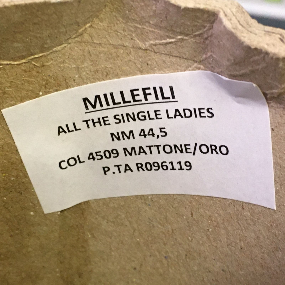 ALL THE SINGLE LADIES - Millefili; 89% вискоза, 11% металлизированный люрекс; 4450м/100гр; col.4509, цвет: оранжевый с золотым люрексом.