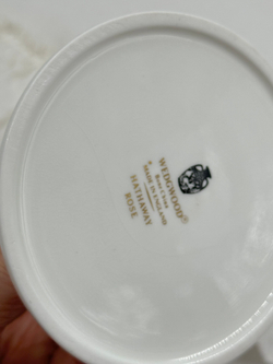 Подсвечник Wedgwood Hathaway Rose (трещина)