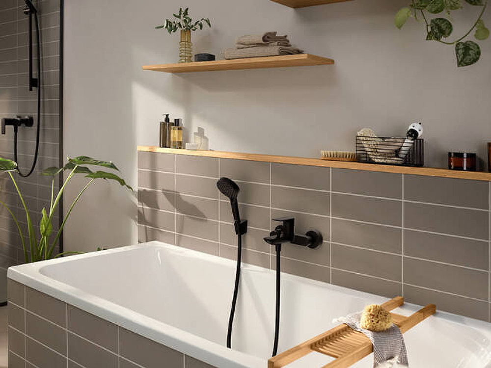 Смеситель для ванны Hansgrohe Rebris E 72450670 черный матовый
